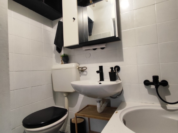 Novo opremljena garsonijera 20 m2 s odvojenom kuhinjom