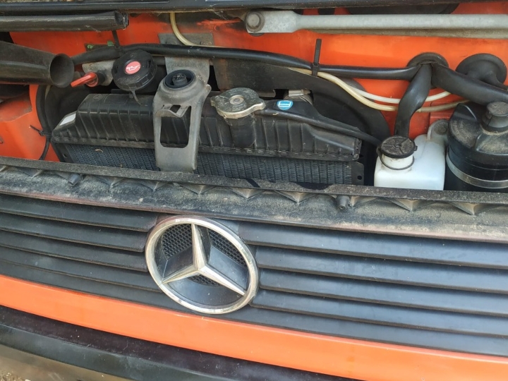 Kombi Mercedes MB 100