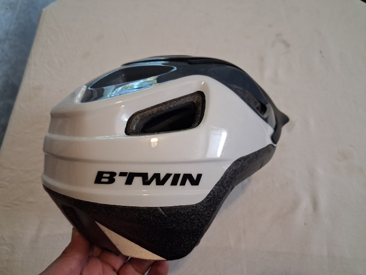 Kaciga za biciklu Btwin - 53-57 cm promjer glave  