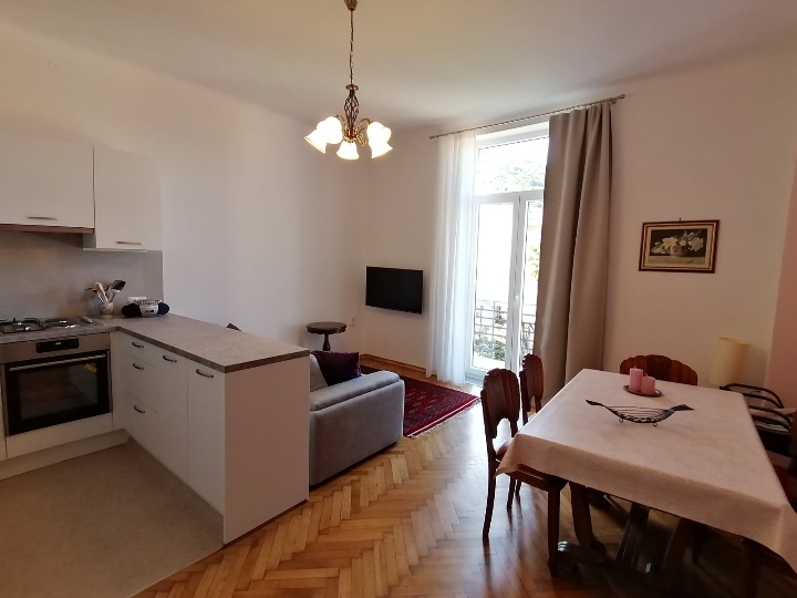 Opatija centar, 60 m2, 2S + DB