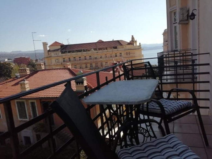 Opatija centar, 60 m2, 2S + DB