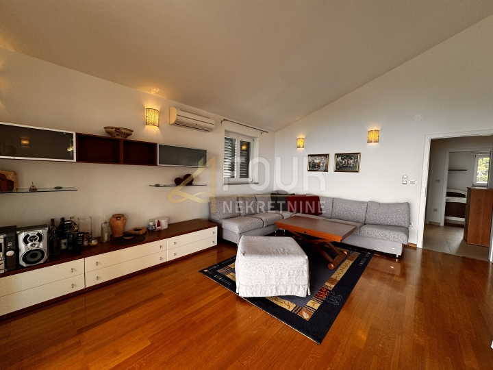 Opatija, Ičići, 93.53 m2, 2S + DB, panoramski pogled na more