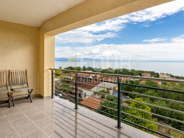 Opatija, Ičići, 93.53 m2, 2S+DB, panoramski pogled na more