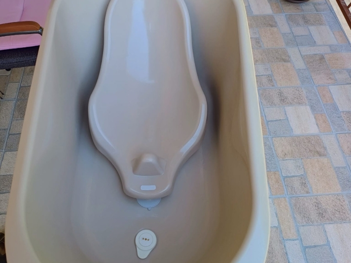 Bebe Jou - Prijenosna Samostojeća Kadica za Kupanje