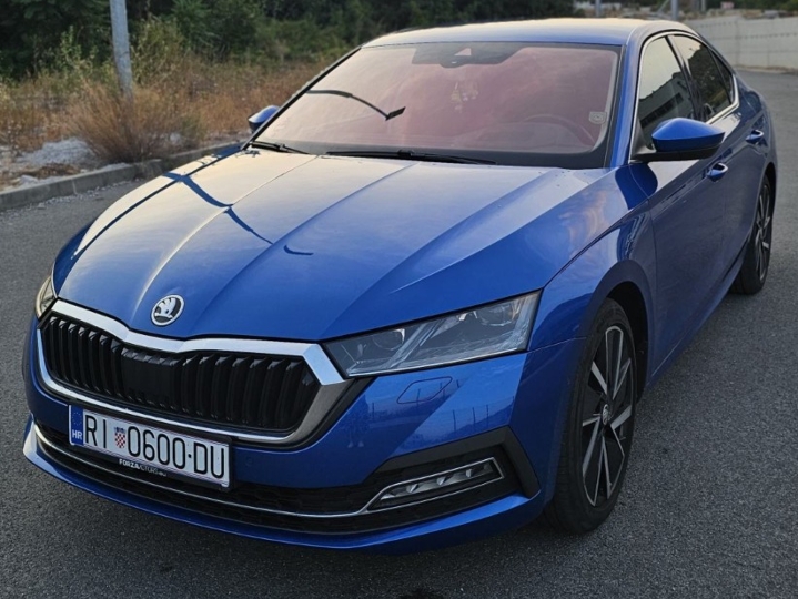 Škoda Octavia 2.0 TDI DSG, Head up display, Matrix LED, webasto, koža