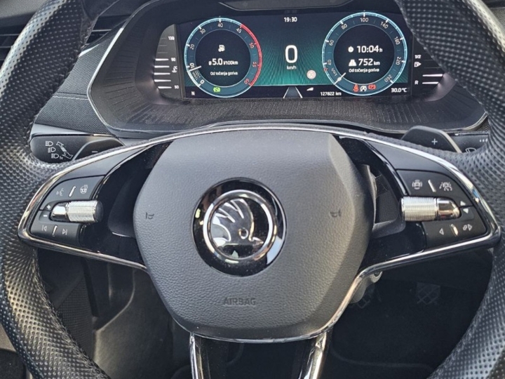 Škoda Octavia 2.0 TDI DSG, Head up display, Matrix LED, webasto, koža