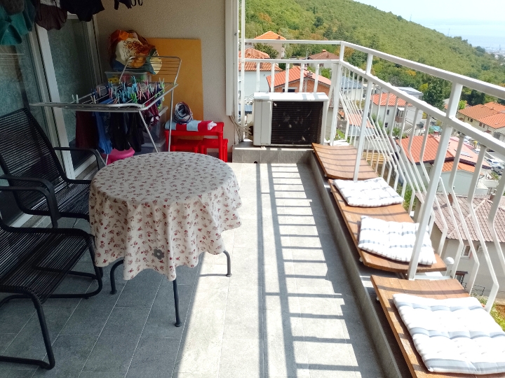 N.N. Škurinje, moderan 2S+DB, lođa, pogled na more