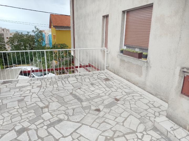 G. Vežica, 2S+DB, 100 m2, 800€