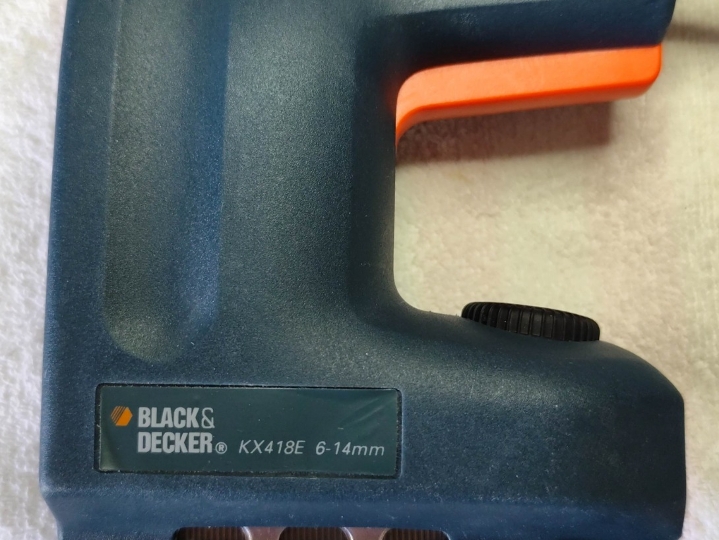 Električna klamerica Black&Decker