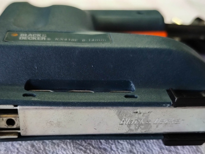 Električna klamerica Black&Decker