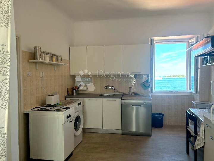 Rovinj – ekskluzivno! Prekrasan stan s pogledom na more