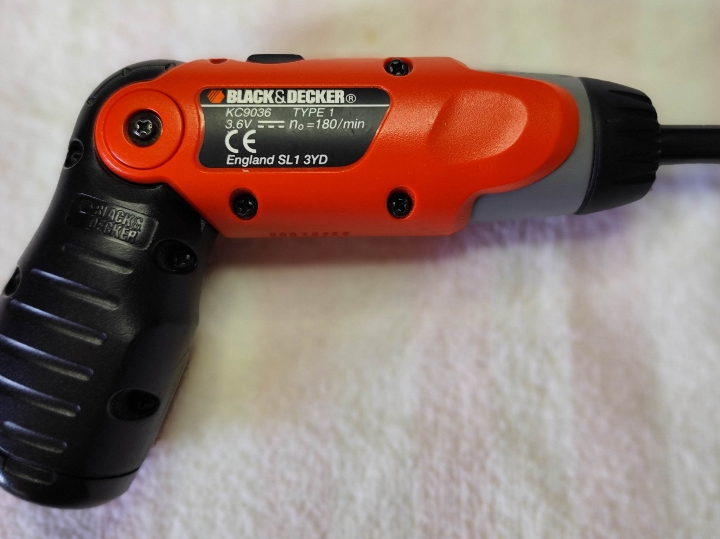 Baterijski odvijač Black&Decker 3,6V