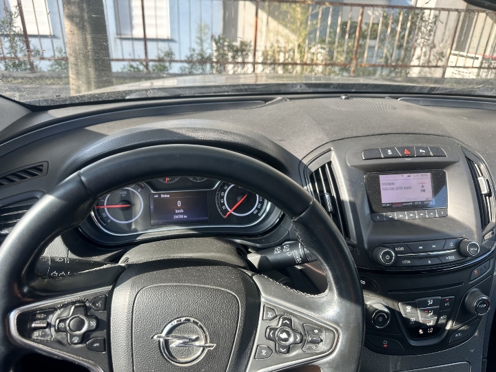 Opel Insignia karavan s plinom, 2015. god., 6.900 €