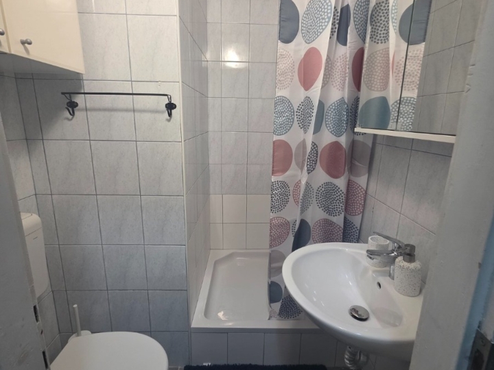 Zamet (Baredice) - namješten stan 42 m² + spremište, 1S+DB, dugoročno