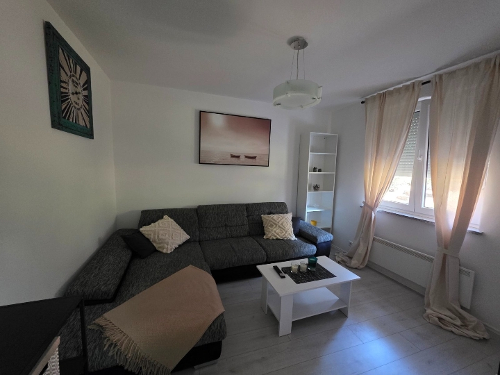 Zamet (Baredice) - namješten stan 42 m² + spremište, 1S+DB, dugoročno