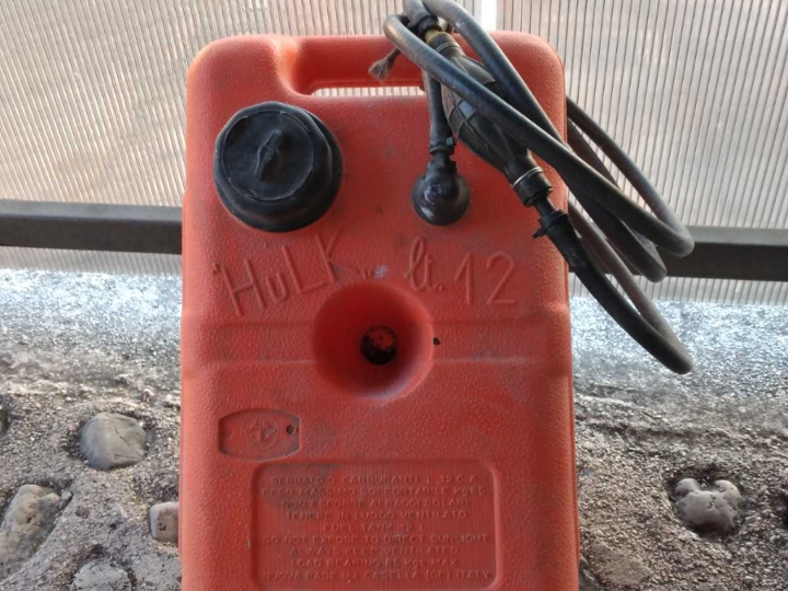 Rezervoar za izvanbrodski motor