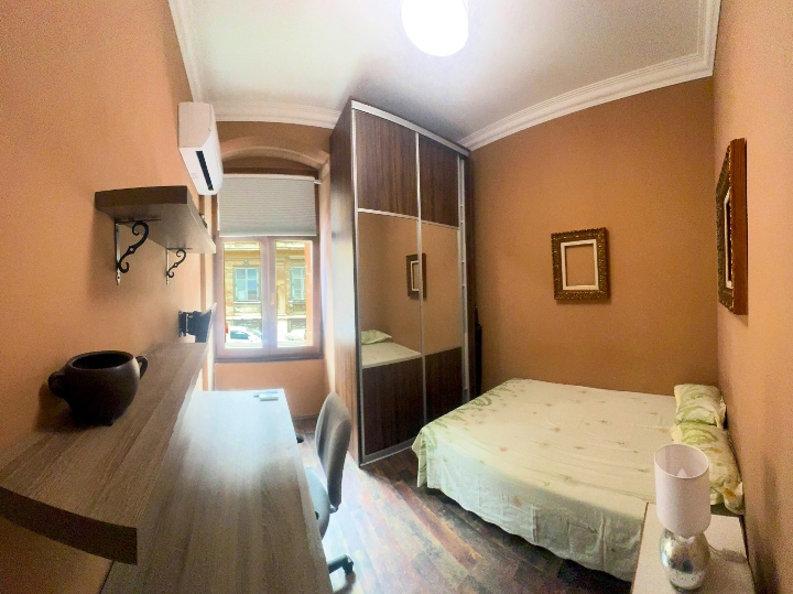 Rijeka, centar-visoko prizemlje-dugoročni najam za 2 osobe