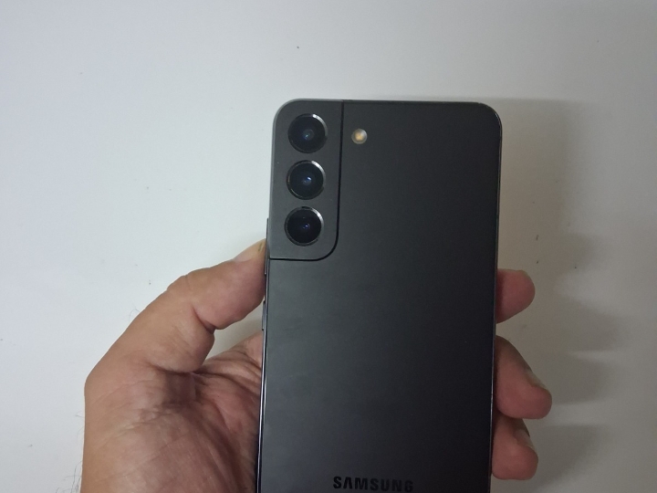 Samsung S22