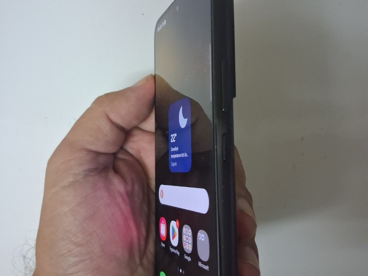Samsung S22