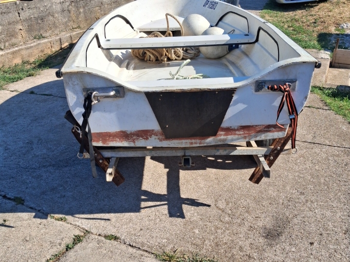 Elan 401, cijena 300 €