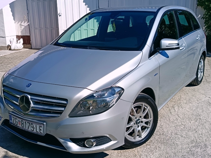 Mercedes B klasa 180 CDI 2011. god.