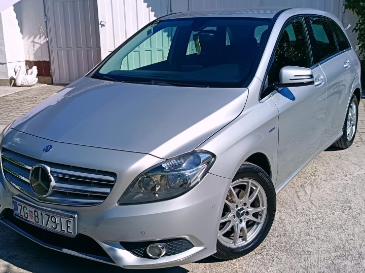 Mercedes B klasa 180 CDI 2011. god.