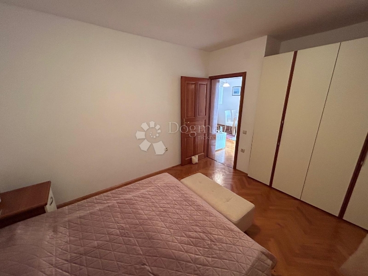 Ugodan apartman- novija zgrada, blizina mora!