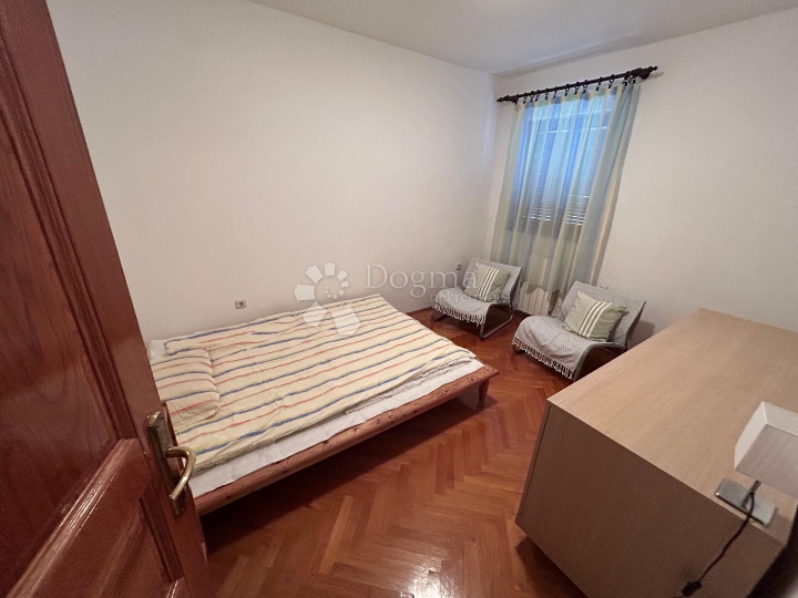 Ugodan apartman- novija zgrada, blizina mora!