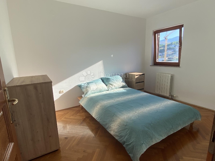 Ugodan apartman - novija zgrada, blizina mora!