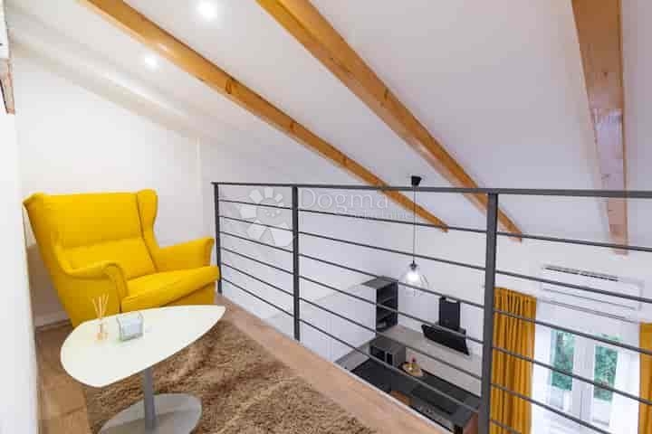 Jutarnja kava s pogledom na more, Volosko, Opatija, 2S+DB, 62m2