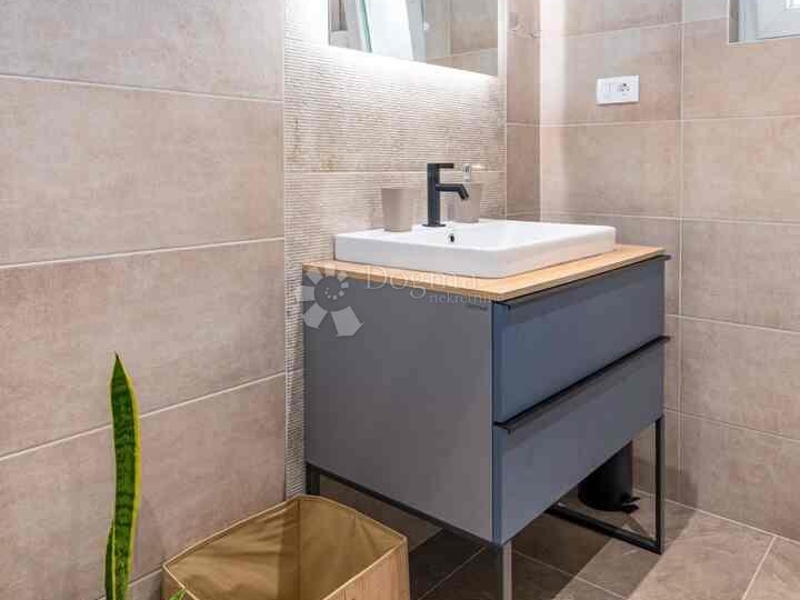 Jutarnja kava s pogledom na more, Volosko, Opatija, 2S+DB, 62m2