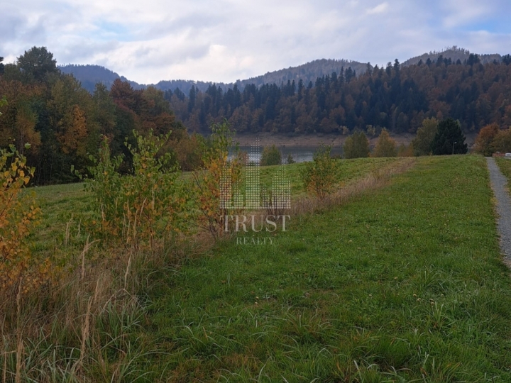 Izvrsna lokacija 1. red do jezera, 5.582 m² i uz građ. i turističku zonu
