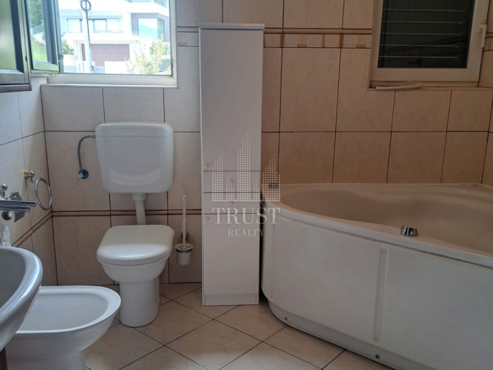 Ičići – pogled na more, 2 spavaće sobe i 2 parkirna mjesta