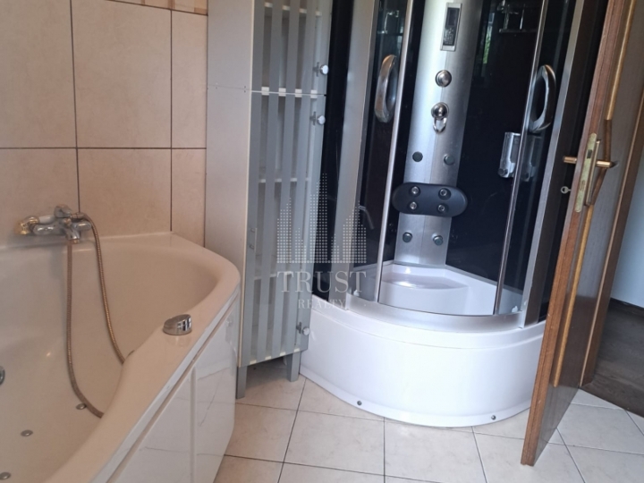 Ičići – pogled na more, 2 spavaće sobe i 2 parkirna mjesta