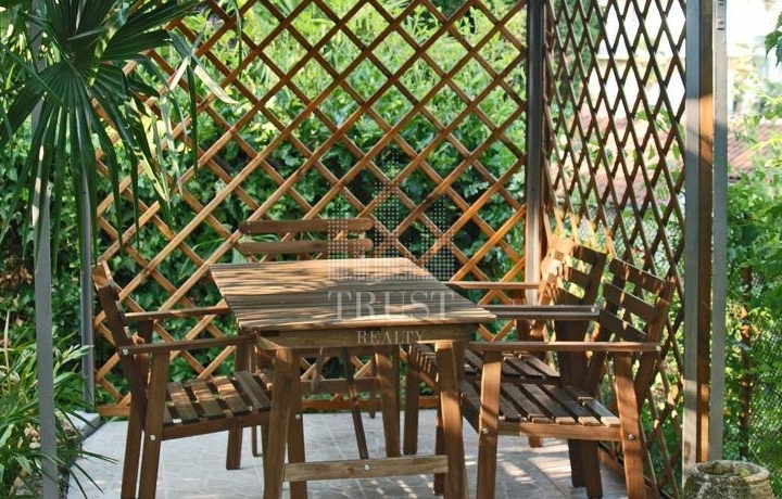 Opatija, Centar - stan s okućnicom, 90m2