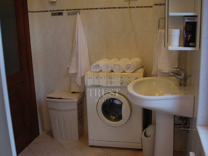 Opatija, Centar - stan s okućnicom, 90m2