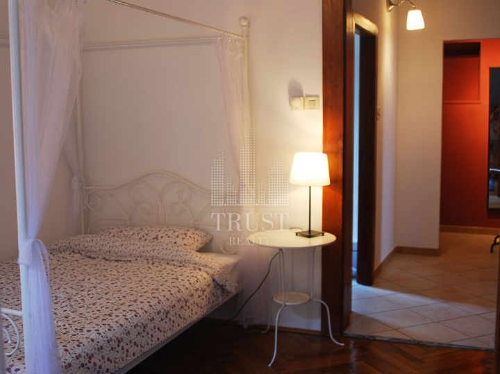 Opatija, Centar - stan s okućnicom, 90m2