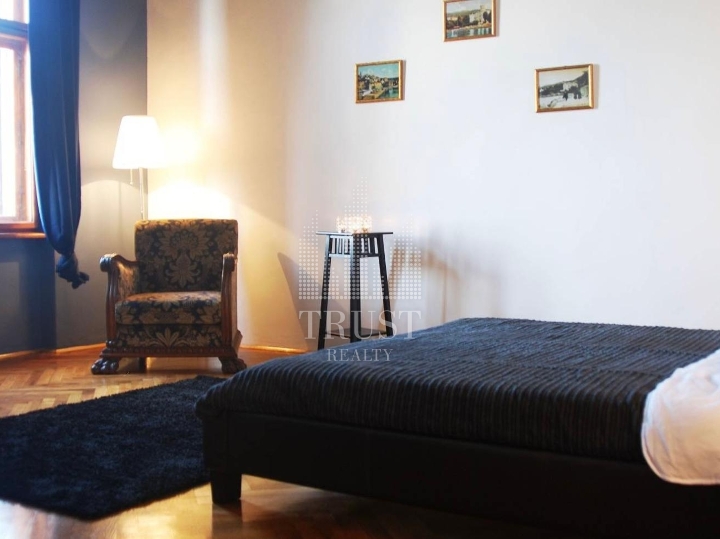 Opatija, Centar - stan s okućnicom, 90m2