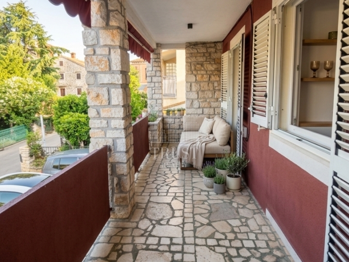 Rovinj - obiteljska kuća s turističkim apartmanima u centru grada, blizu mora