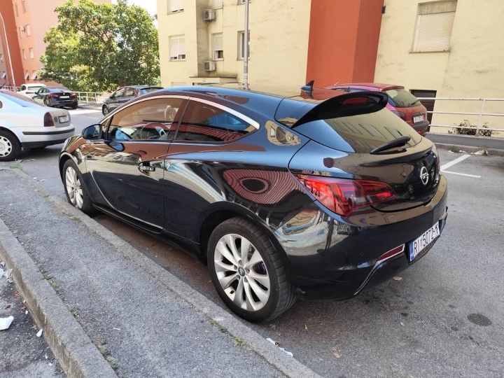 Opel Astra 