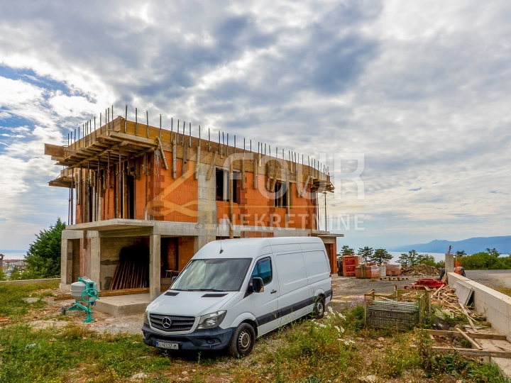 Rijeka, Srdoči, novogradnja, samostojeća kuća s garažom - roh bau