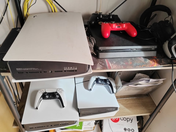 PS4, PS5 Digital, PS5 slim disc