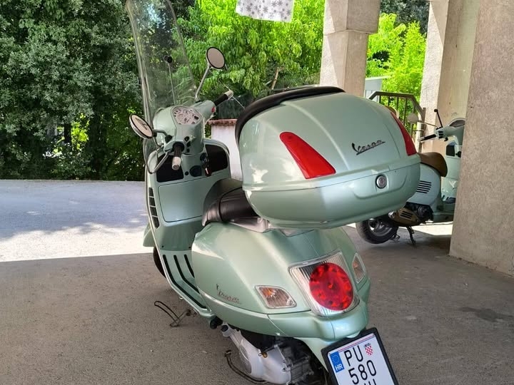 Vespa 200L granturismo