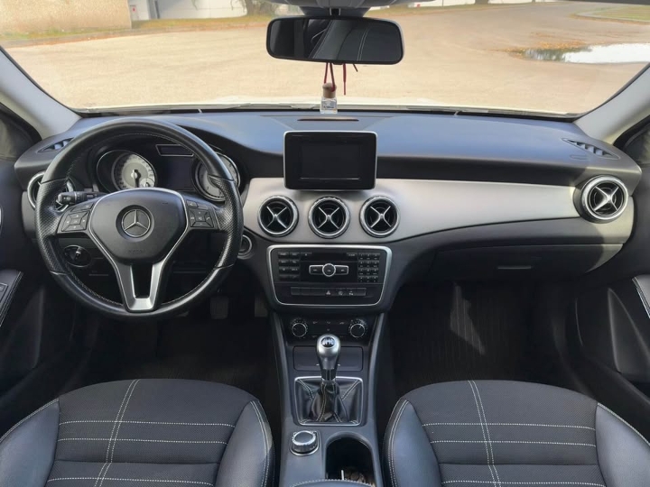 Mercedes Benz GLA 200 CDI
