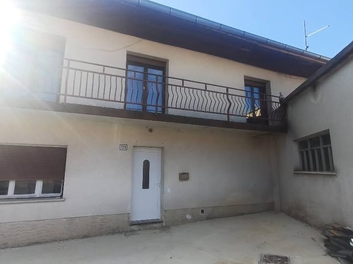 Klana - kuća i garaža