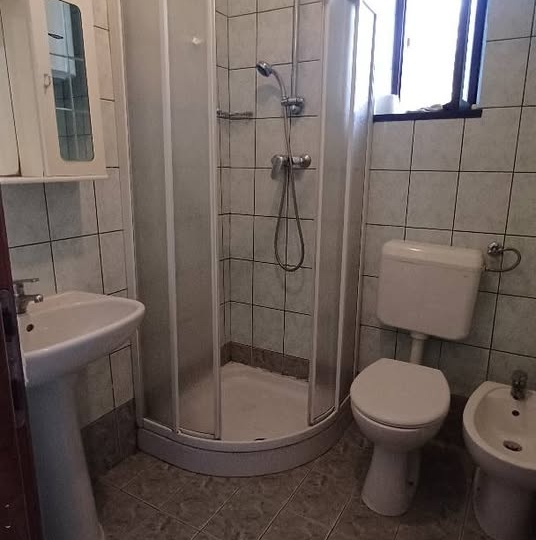 Klana - kuća i garaža
