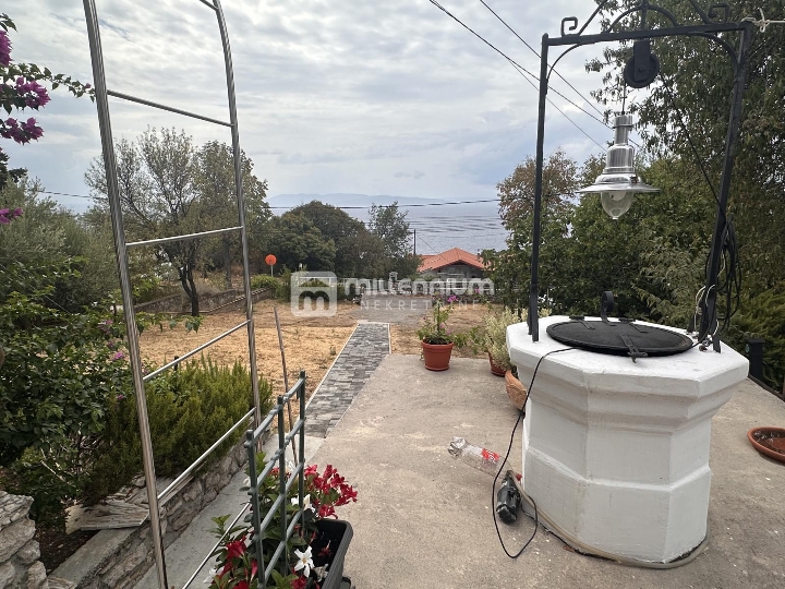 Kostrena, 160m2, samostojeća kuća, stan i apartman, velika okućnica