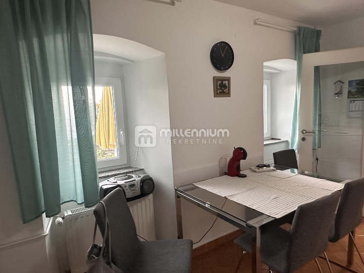 Kostrena, 160m2, samostojeća kuća, stan i apartman, velika okućnica