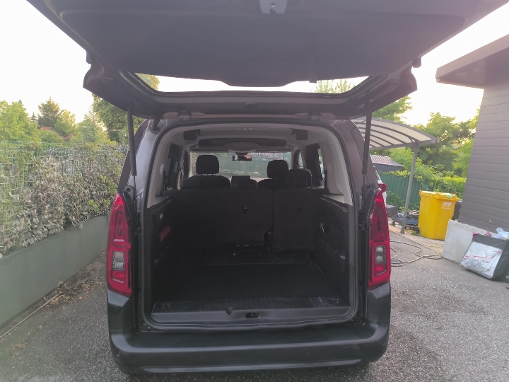 Citroen Berlingo 2021. god - 1. vlasnik, servisna knjiga, garancija
