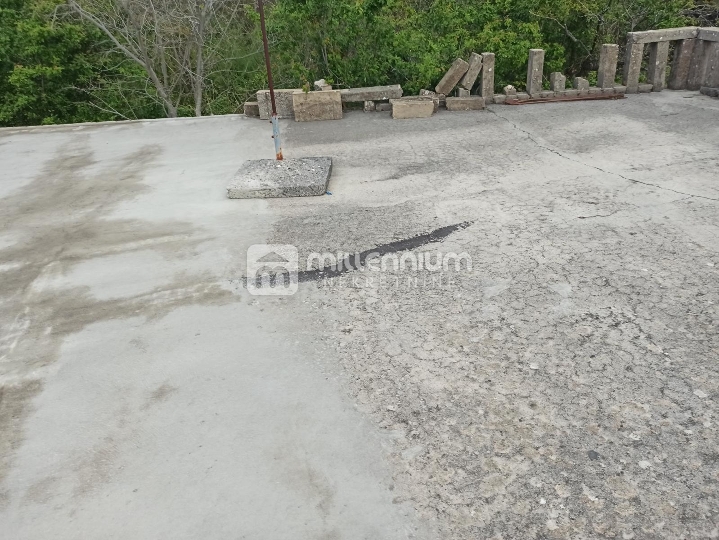 Otok Krk, Risika, dio kuće, mogućnost troetažnog apartmana, okućnica
